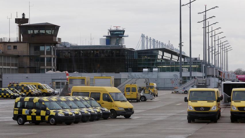 Auch eine Flotte von Follow-me-Autos besitzt der Flughafen.
