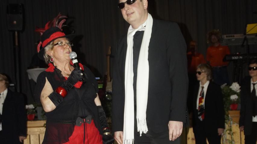 Durch die Vip-Nacht führte Carolin Reiber, die „Grand Dame der Volksmusik“.
