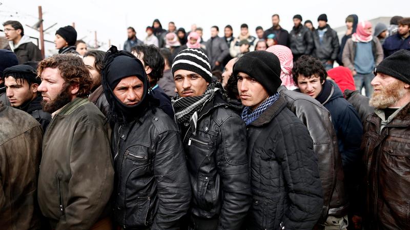 Zehntausende Flüchtlinge warten auf Einlasserlaubnis