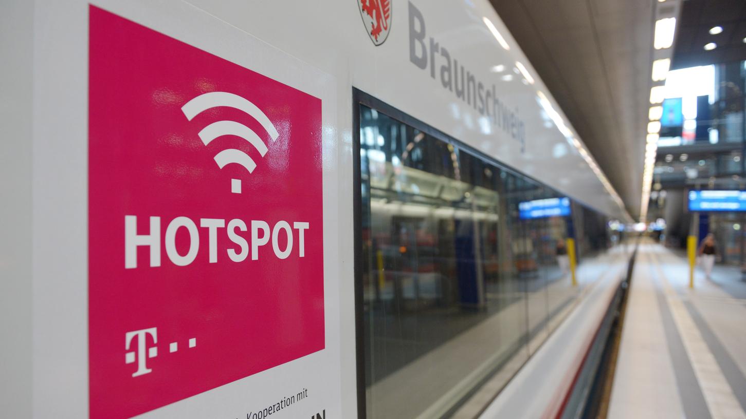 Die Bahn will die Signale aller Mobilfunkanbieter nutzen, nicht wie bisher nur die der Telekom. So soll die Bandbreite erheblich vergrößert werden.
