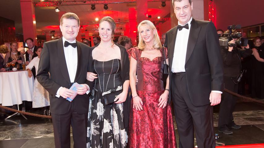 Martin Kastler, Regionalleiter der Hanns-Seidel-Stiftung in Prag, mit Ehefrau Martina neben Karin und Markus Söder (v.r.n.l.).