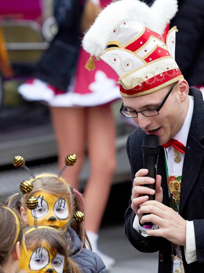 König Karneval taumelt auch in Fürth ins Finale