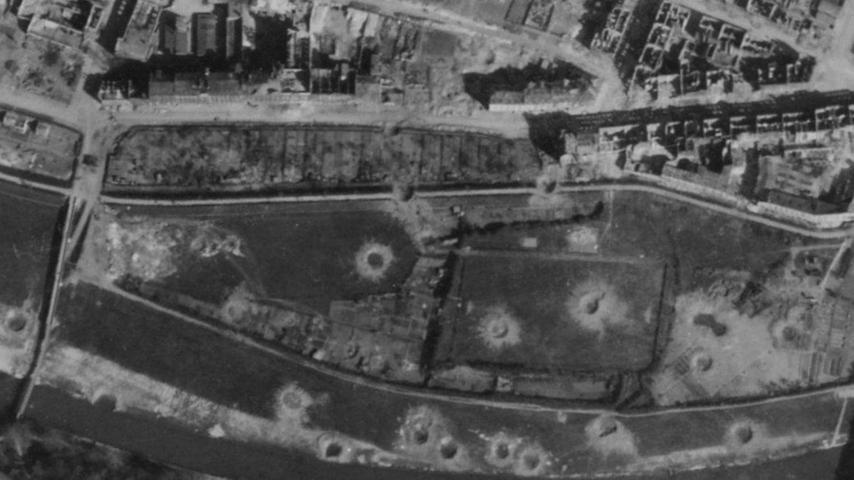Luftbilder der Alliierten helfen Räumdiensten, einzuschätzen, wo die Bomben liegen könnten. Die gut sichtbaren Trichter geben darauf Hinweise. Die Aufnahme von 1944/45 zeigt das Gelände des heutigen Westbads.