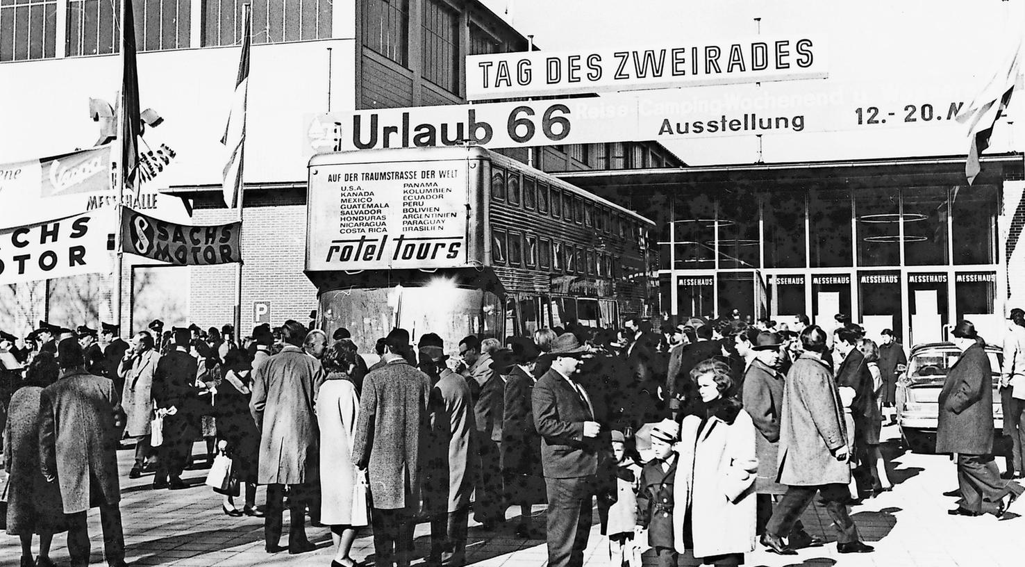 Der Andrang war groß: Die erste Urlaubsmesse in Nürnberg wurde 1966 zum Publikumsmagnet.