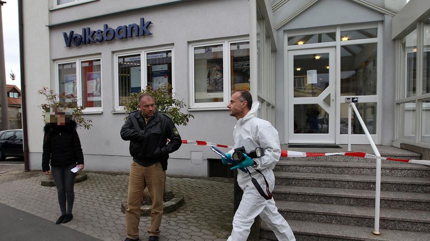 Banküberfall in Hausen: Täter flüchtete im Auto nach Nürnberg