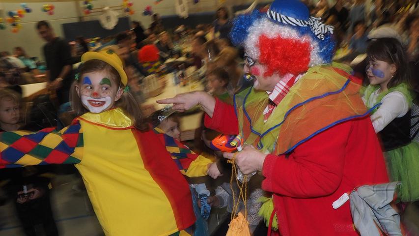 Kinderfasching in Pegnitz: Clowns, Feen und Engelchen