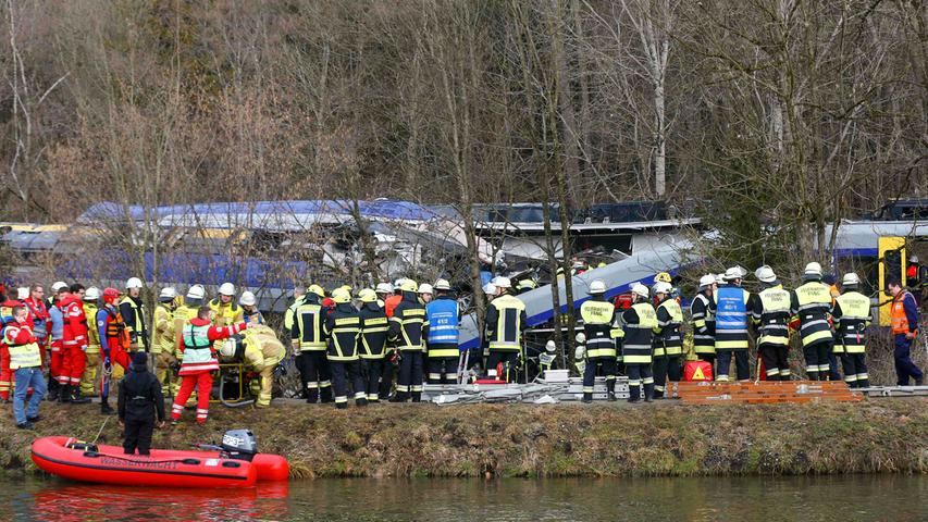 Zwölf Tote bei Zugunglück in Oberbayern