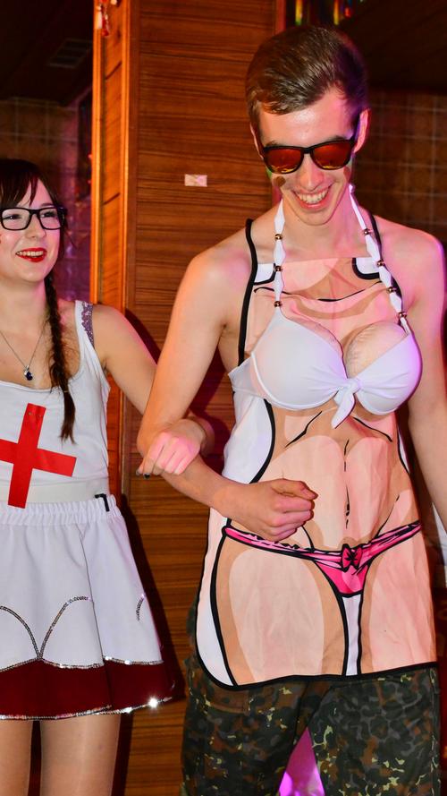 Nicht so schüchtern: Sexy Doktor-Spiele in Oberhochstatt