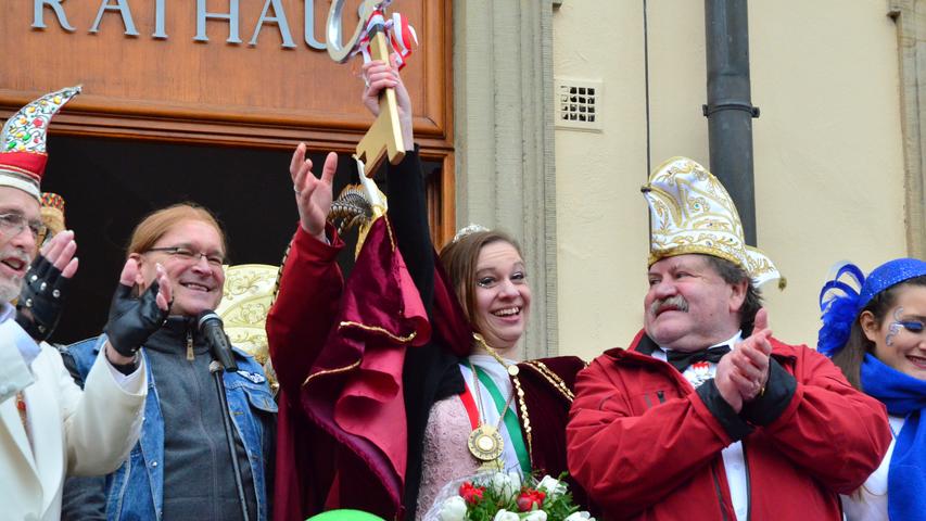 Bamberger Narren feiern auch bei Regen und Nässe