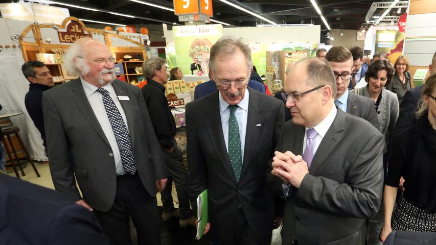 Auch der Bundesminister für Ernährung und Landwirtschaft Christian Schmidt (rechts) ließ sich einen Rundgang durch das Messegelände nicht nehmen.