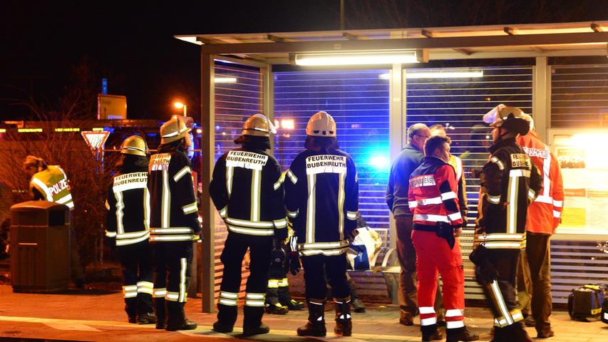 Frau in Bubenreuth wird fast von Zug überrollt, bleibt aber unverletzt