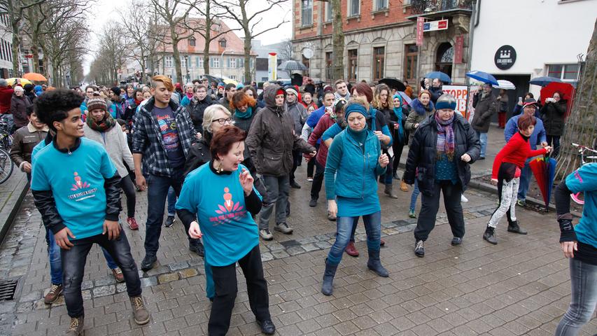 Tanzen gegen Gewalt: One Billion Rising in Erlangen
