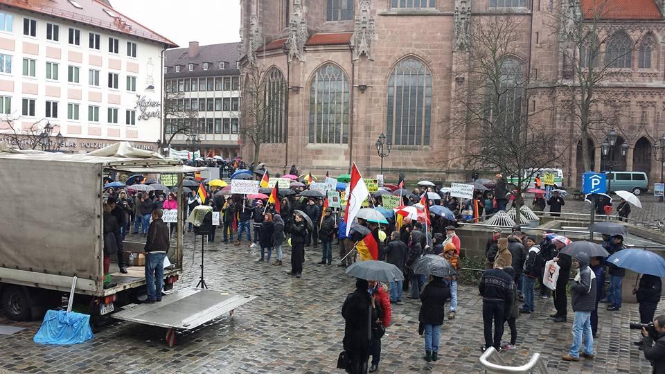 Nur 150 Teilnehmer bei Russlanddeutschen-Demo Nur 150 Teilnehmer bei Russlanddeutschen-Demo