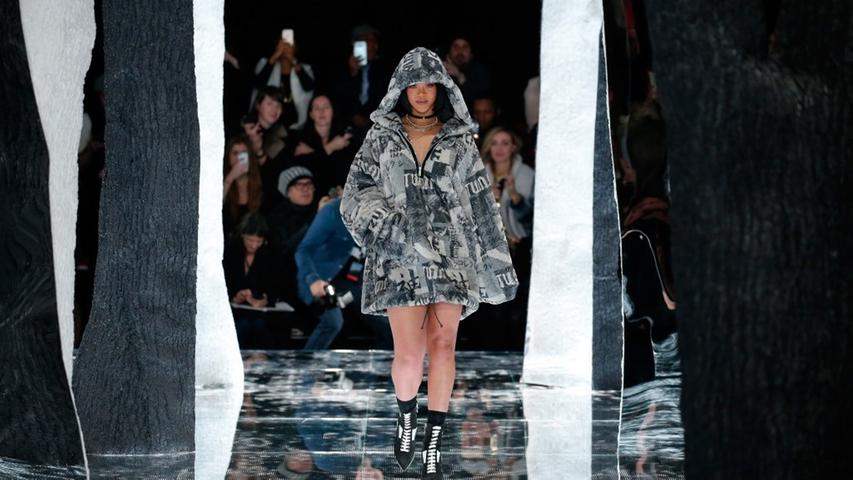Popstar Rihanna zeigt ihre erste Kollektion für Puma