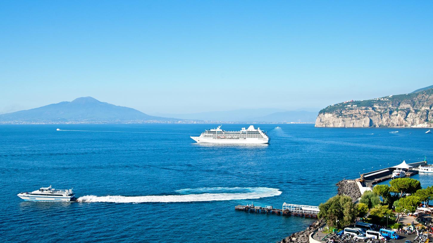 Der Golf von Neapel ist für Mittelmeerliebhaber eine absolute Augenweide im Sommer.