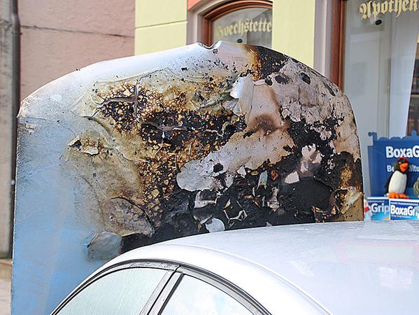 Pappenheim: Kurz beim Bäcker, schon brennt das Auto