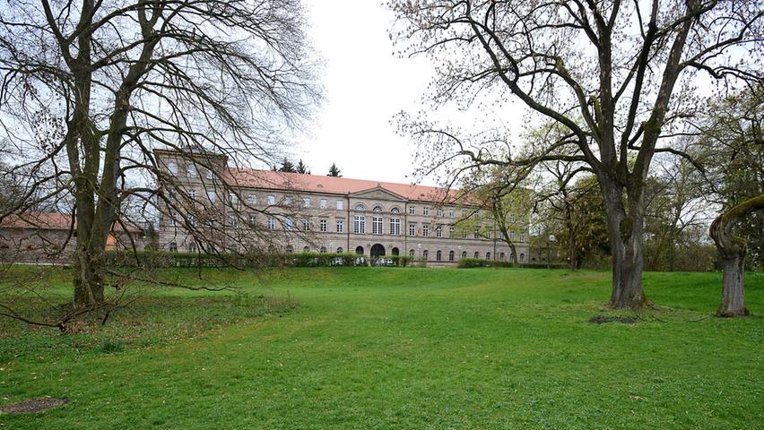 Die Burgfarrnbacher sind stolz auf ihr Schloss, das heute das Stadtarchiv beherbergt, und den Schlosspark.