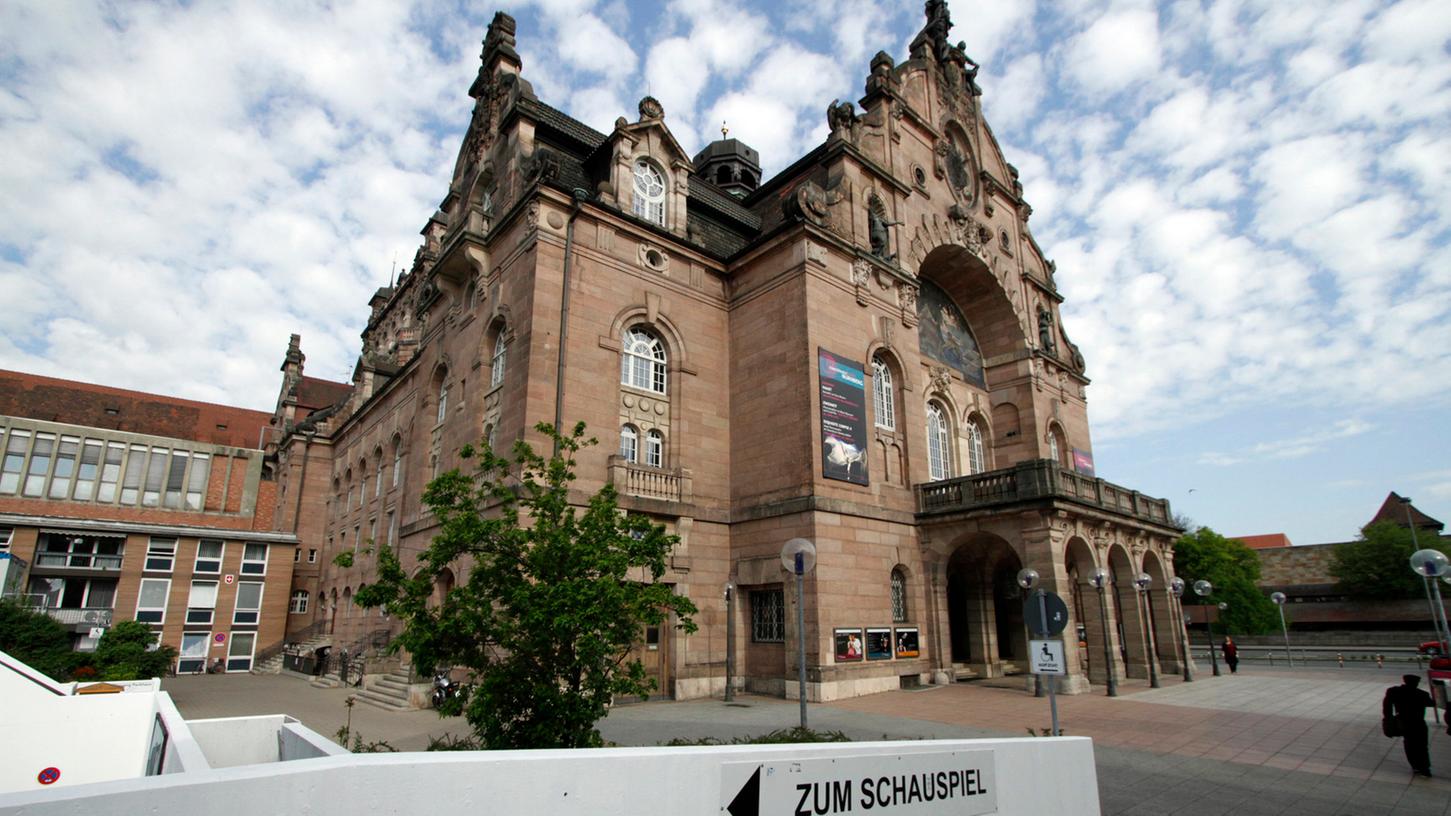 Der Mann, dem mehrere Vergewaltigungen vorgeworfen werden, ist am Staatstheater Nürnberg als Sänger tätig.