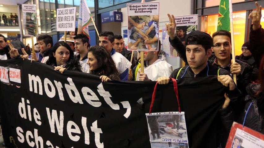 Gegen Erdogan, gegen Terror: Kurden-Demonstration in Nürnberg 