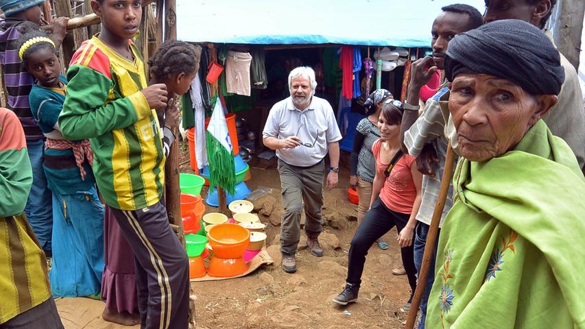 Eine Delegation des Neumarkter Circus Sambesi mit Direktor Karl Nidermayer besuchte Projekte der Aktion "Menschen für Menschen" in Äthiopien.