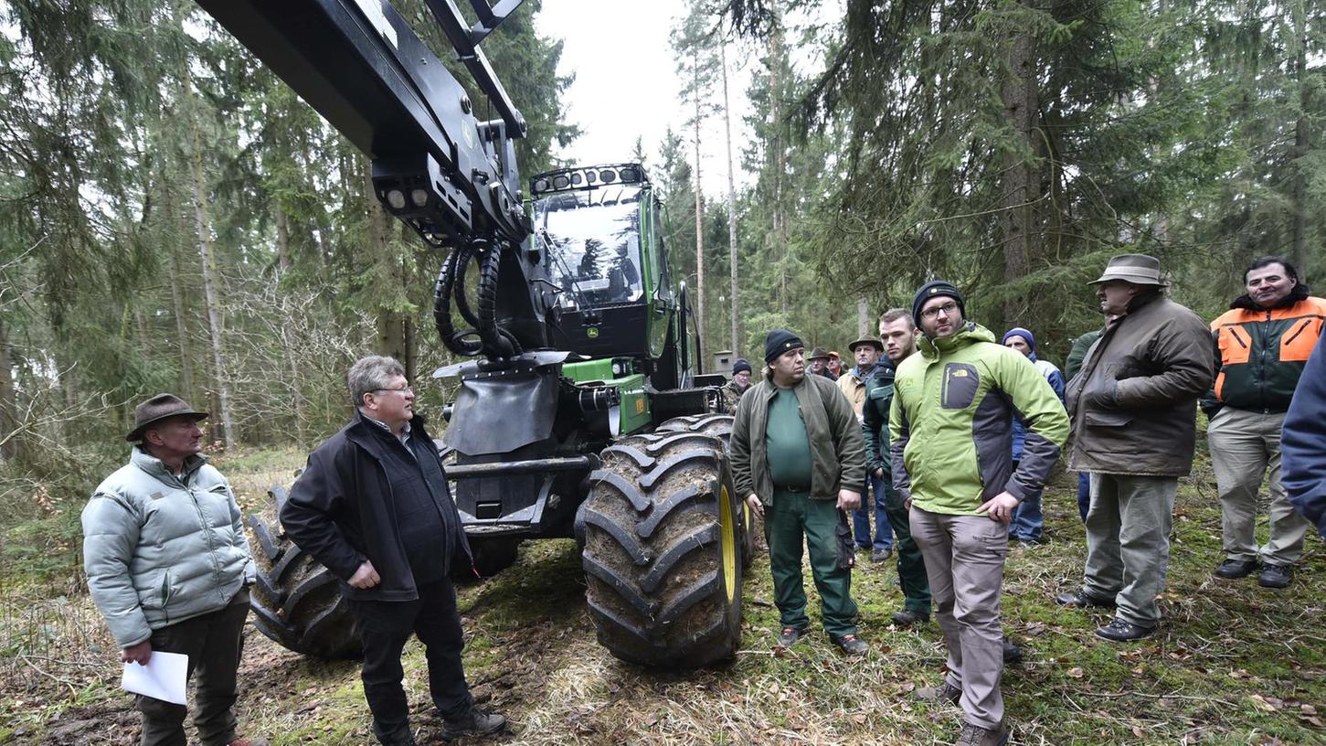 Vorführung in Brunn: Neueste Technik soll  Waldboden schonen