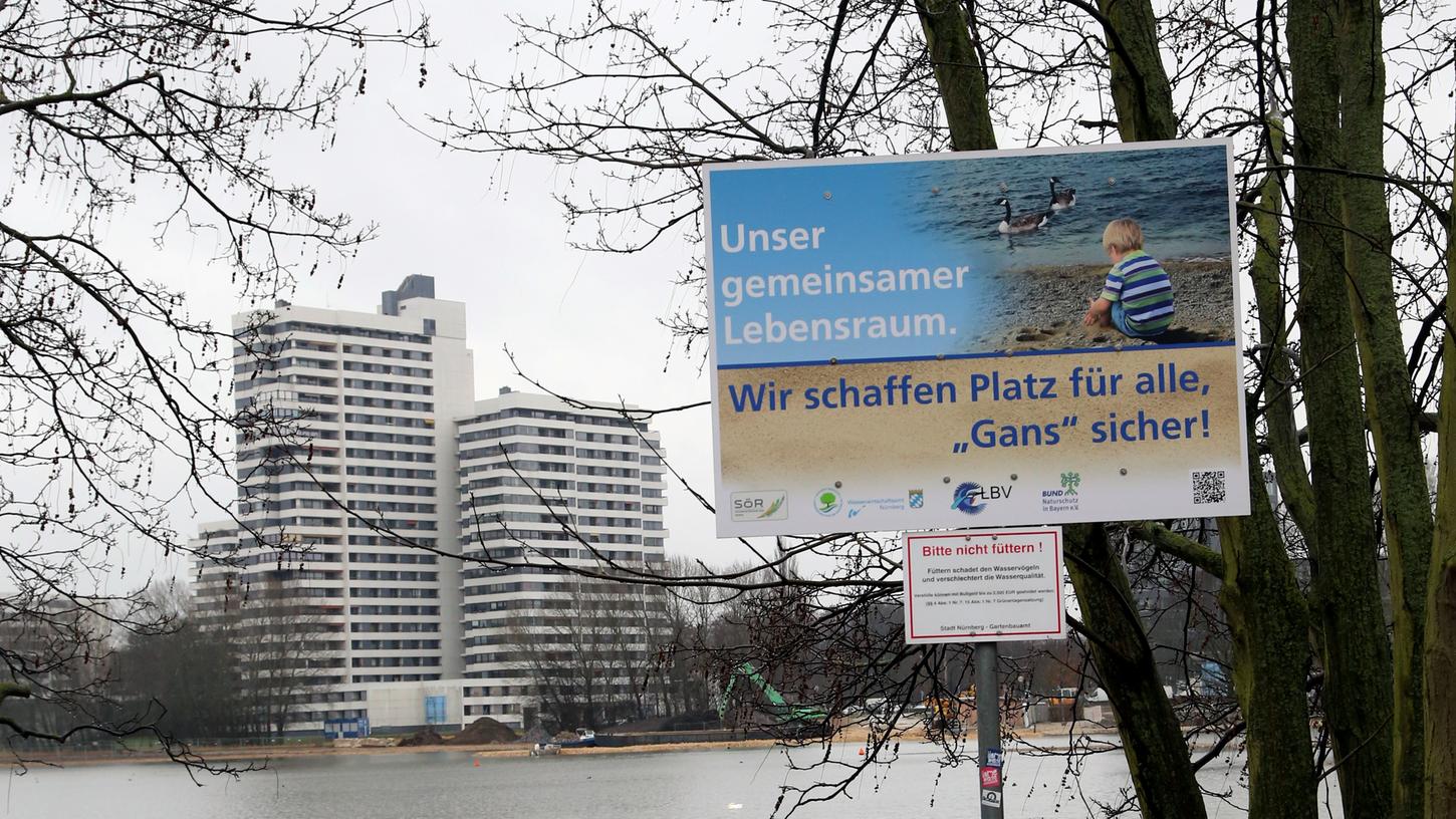 Der alte Betonsteg soll bald Geschichte sein: Hier sollen weitere120 Meter Stadtstrand entstehen.