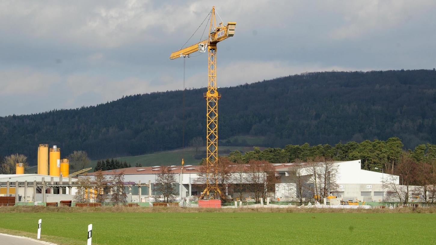 Zankapfel in Mühlhausen und Berching: Auf dem Bögl-Gelände in Bachhausen sollte die umstrittene Asphaltmischanlage entstehen.
