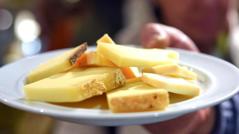 Zahlreiche vegane Käse-Alternativen von Jay&Joy könnten mit Listerien belastet sein. (Symbolfoto)