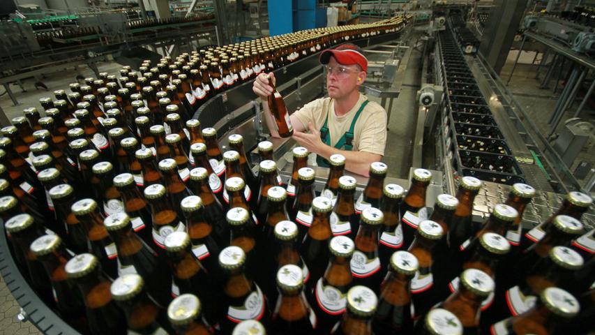 Hasseröder kommt aus dem Harz, gehört aber zur weltweit größten Brauereigruppe Anheuer Busch - gemessen am Absatzvolumen. Im Ranking der beliebtesten Biere Deutschlands geht es mit 2,24 Millionen verkauften Hektolitern auf den achten Platz. 