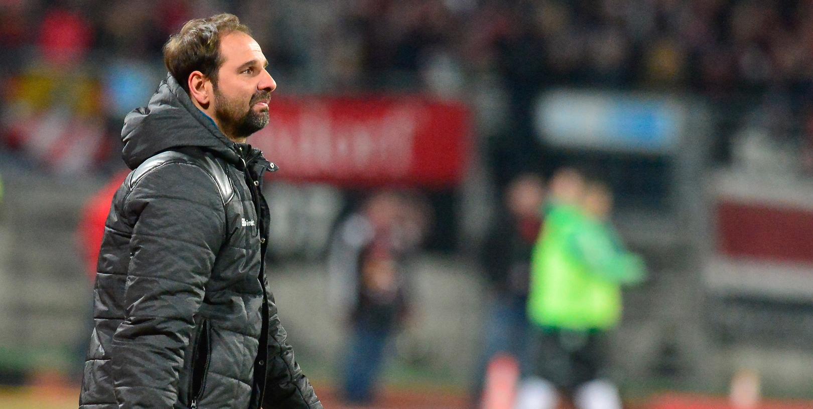 Stefan Ruthenbeck haderte nach Abpfiff natürlich mit dem Ergebnis. Eine Szene jedoch hat es dem Kleeblatt-Trainer angetan. Stefan Ruthenbeck haderte nach Abpfiff natürlich mit dem Ergebnis. Eine Szene jedoch hat es dem Kleeblatt-Trainer angetan.