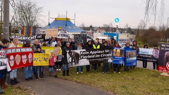 Tierschützer contra Zirkus: Erneute Demonstration in Penzendorf
