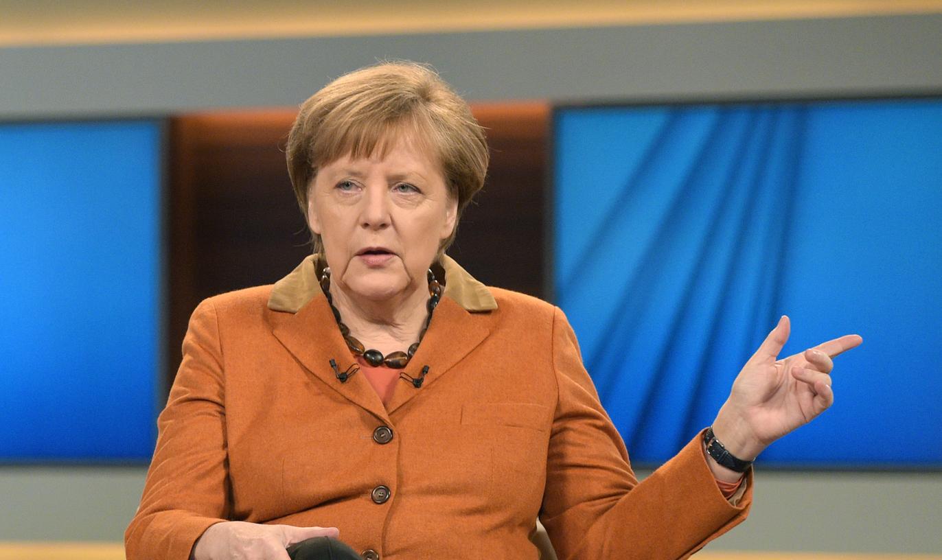 "Das ist eine ganz wichtige Phase unserer Geschichte", sagt Bundeskanzlerin Merkel im Gespräch mit Anne Will.