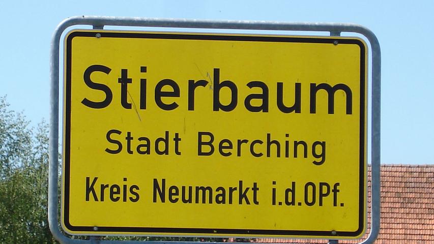 Biegt man in Rübling in Richtung Obermässing ab, folgt als nächstes Stierbaum. Wo immerhin 78 wackere Stierbaumer wohnen (Stand 2015).