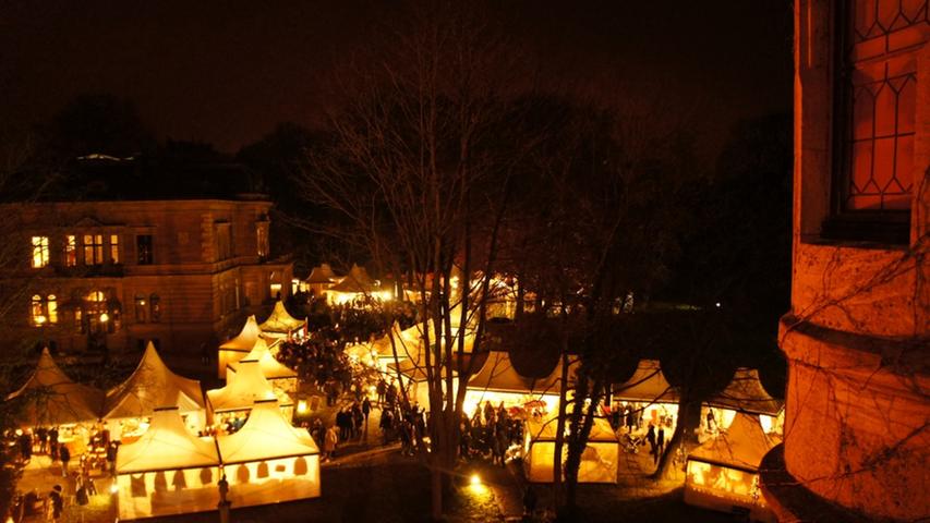 Zauberhafte Stimmung: Die Messe "Winterträume" erleuchtet im November den Schlossgarten.