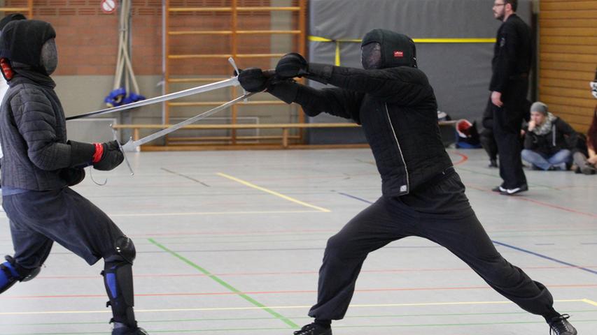 LOKALES Foto: Eduard Weigert 5.3.16..Kampfkunstschule Schwert & Bogen..Dürer Turnier in der Beckmannschule
