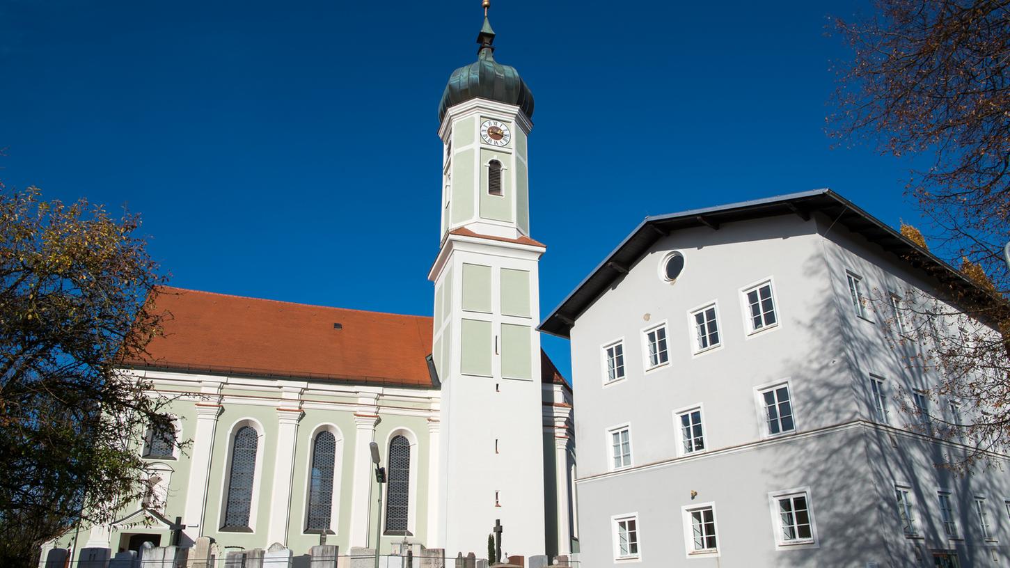 Die Katholische Pfarrkirche in Zorneding erschütterte durch die Äußerungen von Gemeinderätin Sylvia Boher ein Skandal.