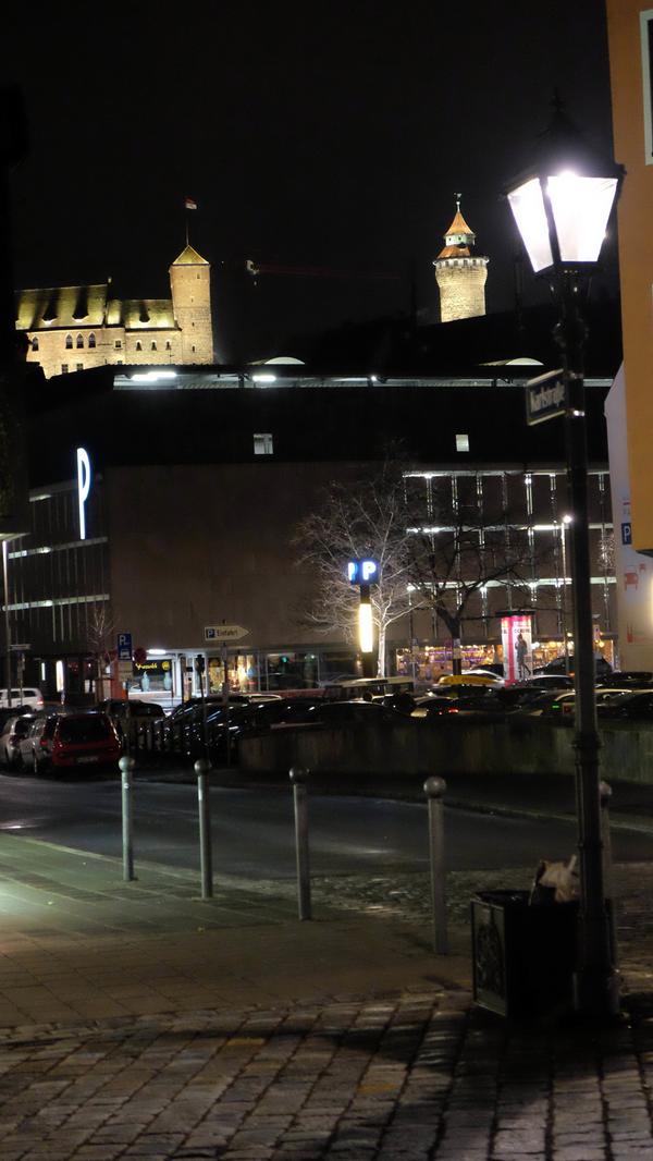 Über der Stadt thront: die Kaiserburg.