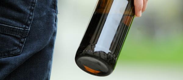 Chiemseer ist der Name eines Bieres der Chiemgauer Brauhaus GmbH, die ihr Helles aber nicht mehr so nennen darf. Das Oberlandesgericht in München hat einer Klage der Zentrale zur Bekämpfung unlauteren Wettbewerbs recht gegeben, die den Markennamen als unzulässig, weil irreführend ansah. Gebraut wird das Bier nämlich in Rosenheim, und das liegt nachweislich nicht am Chiemsee. Ein ähnlicher juristischer Streit tobte vor Jahren zwischen der Neumarkter Glossner-Brauerei und dem Brauhaus Riedenburg. Mit der Folge, dass sowohl das Plankstettener Klosterbier als auch das Mariahilfberger Fastenbier umgetauft werden mussten. In beiden Fällen war nach Ansicht des Gerichts der nötige geografischer Bezug nicht vorhanden.