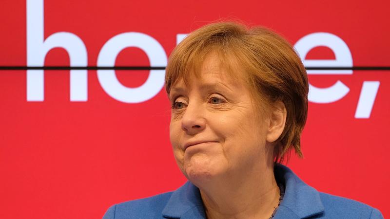 Angela Merkel (CDU), als Kanzlerin noch geschäftsführend im Amt, ist auch persönlich gescheitert. Es war ihre Aufgabe, die Sondierungen zu leiten, zu moderieren, auch Interessen auszugleichen. Das hat sie nicht geschafft. Stattdessen verloren sich die Verhandlungspartner in Details, ständig sickerte ein neues Problem an die Öffentlichkeit. Von einem gemeinsamen Auftreten als künftige Partner: keine Spur.