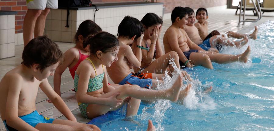 Schwimmkurse für Kinder sind derzeit stark gefragt.