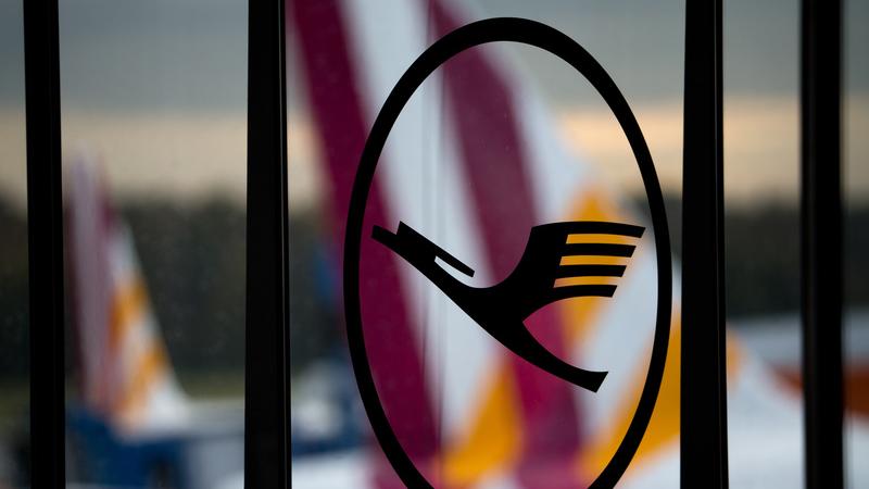 Die Bundesregierung will die in der Corona-Krise schwer angeschlagene Lufthansa mit einem neun Milliarden Euro umfassenden Hilfspaket stützen.
