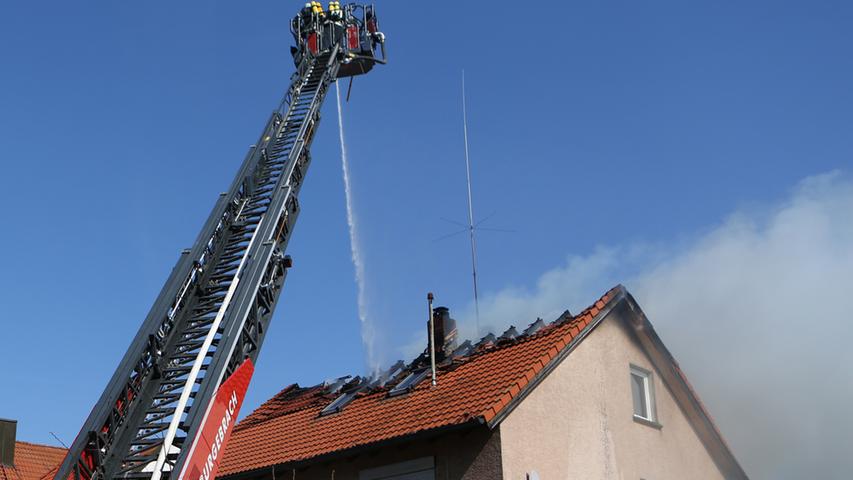 Wohnhaus und Werkstatt in Priesendorf gehen in Flammen auf