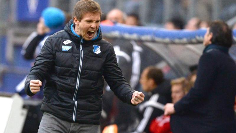 Julian Nagelsmann könnte irgendwann vielleicht Bundestrainer werden. Das sagt zumindest der amtierende Bundestrainer. Julian Nagelsmann könnte irgendwann vielleicht Bundestrainer werden. Das sagt zumindest der amtierende Bundestrainer.