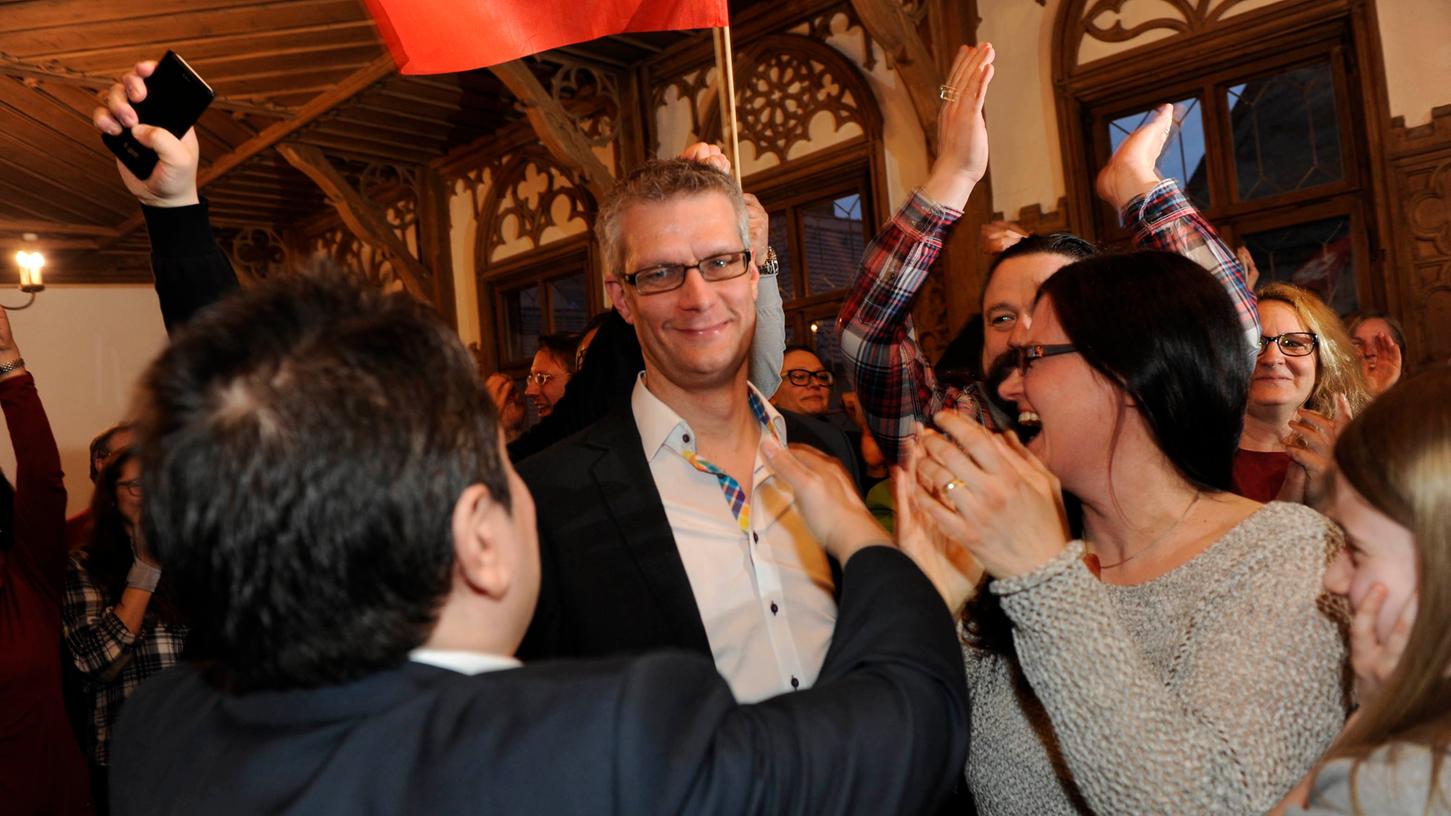 Uwe Kirschstein (SPD) hat die Stichwahl in Forchheim für sich entschieden. Uwe Kirschstein (SPD) hat die Stichwahl in Forchheim für sich entschieden.