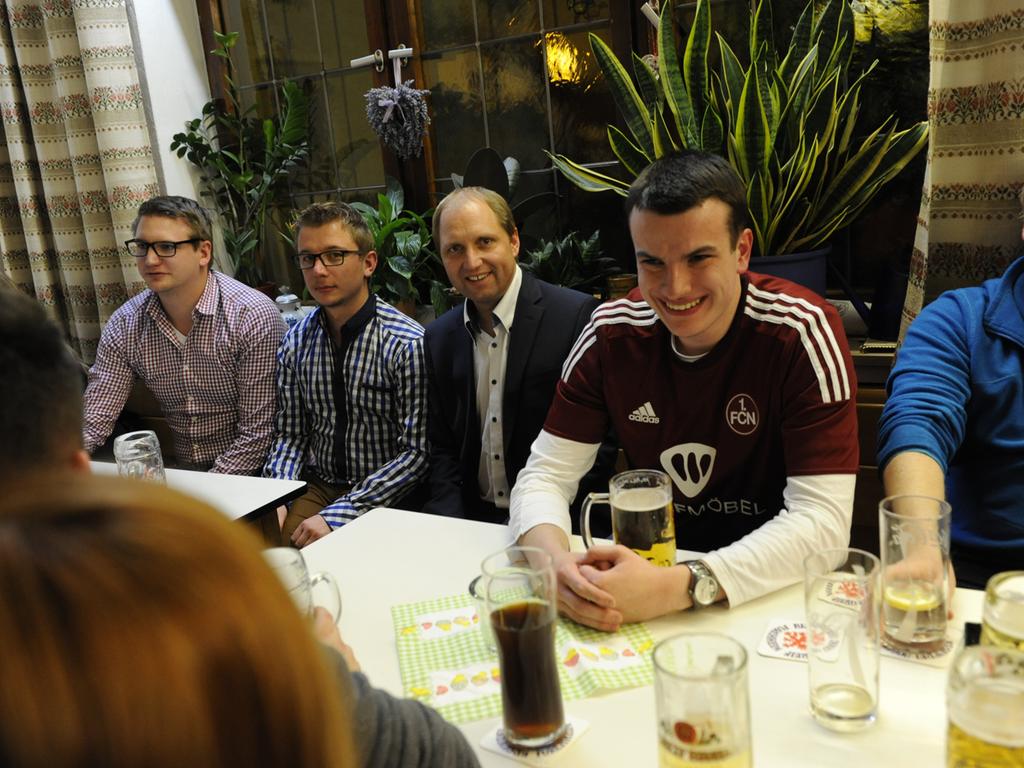 Zwischen Jubel und Jammer: Der Abend nach der Wahl Zwischen Jubel und Jammer: Der Abend nach der Wahl