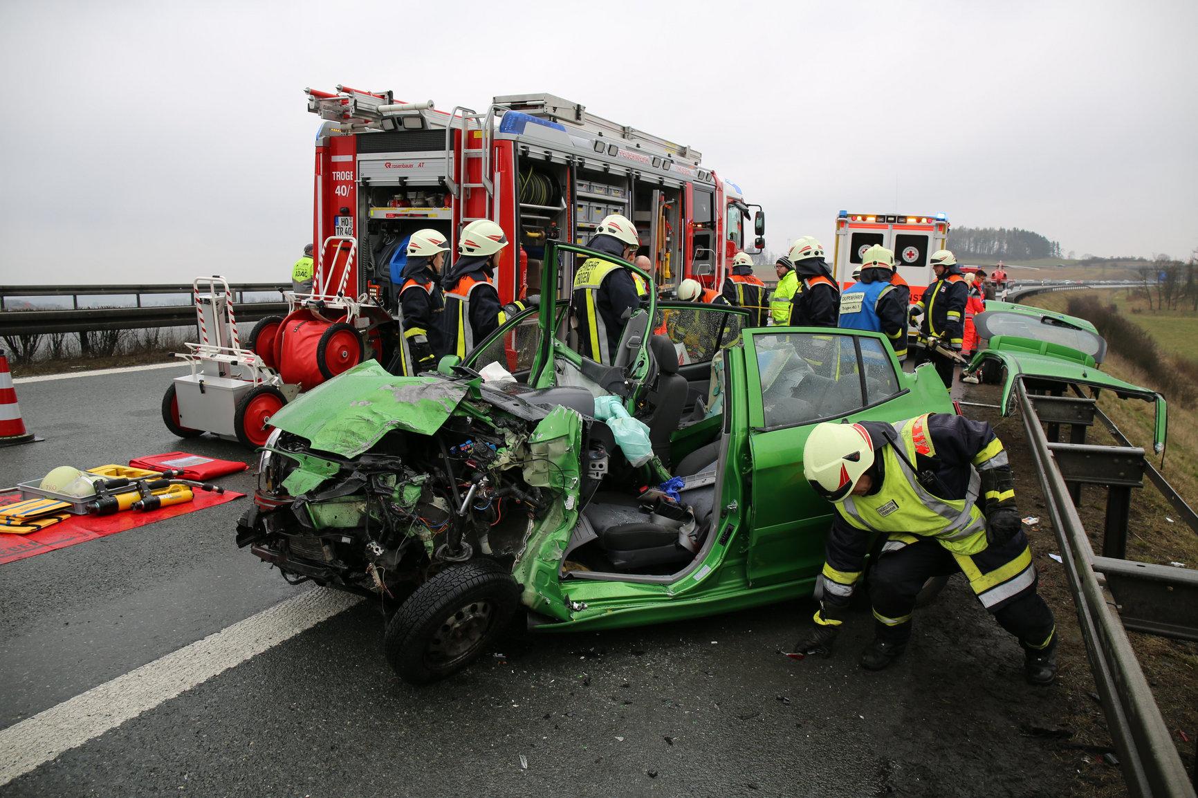 Folgereaktion: Zwei Unfälle Auf A93 - Frau Schwer Verletzt | Nordbayern