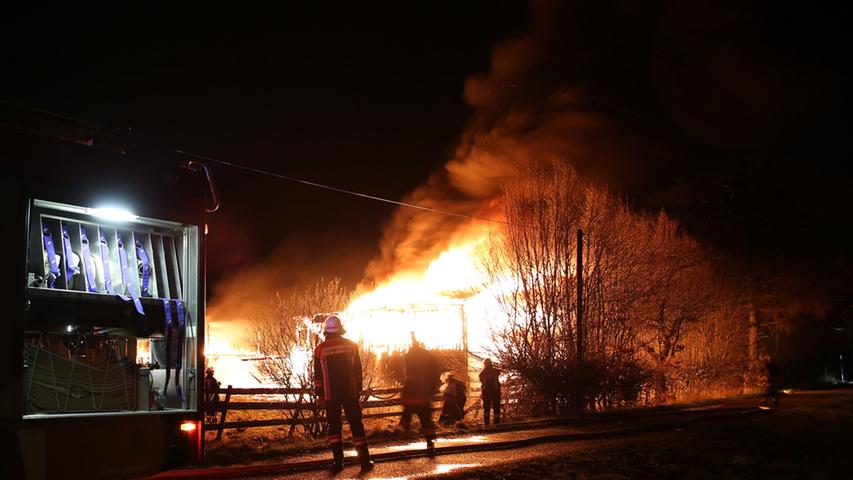 Ein Toter bei Scheunenbrand in Gunzenhausen