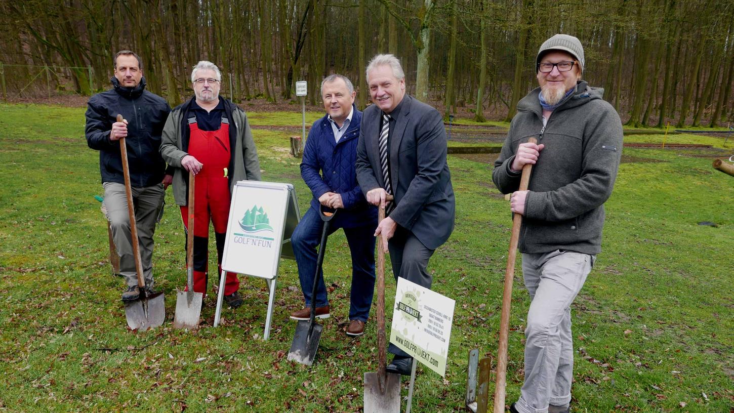 Golfspaß im Waldbad: Neue Anlage für Neustadts Freibad Golfspaß im Waldbad: Neue Anlage für Neustadts Freibad