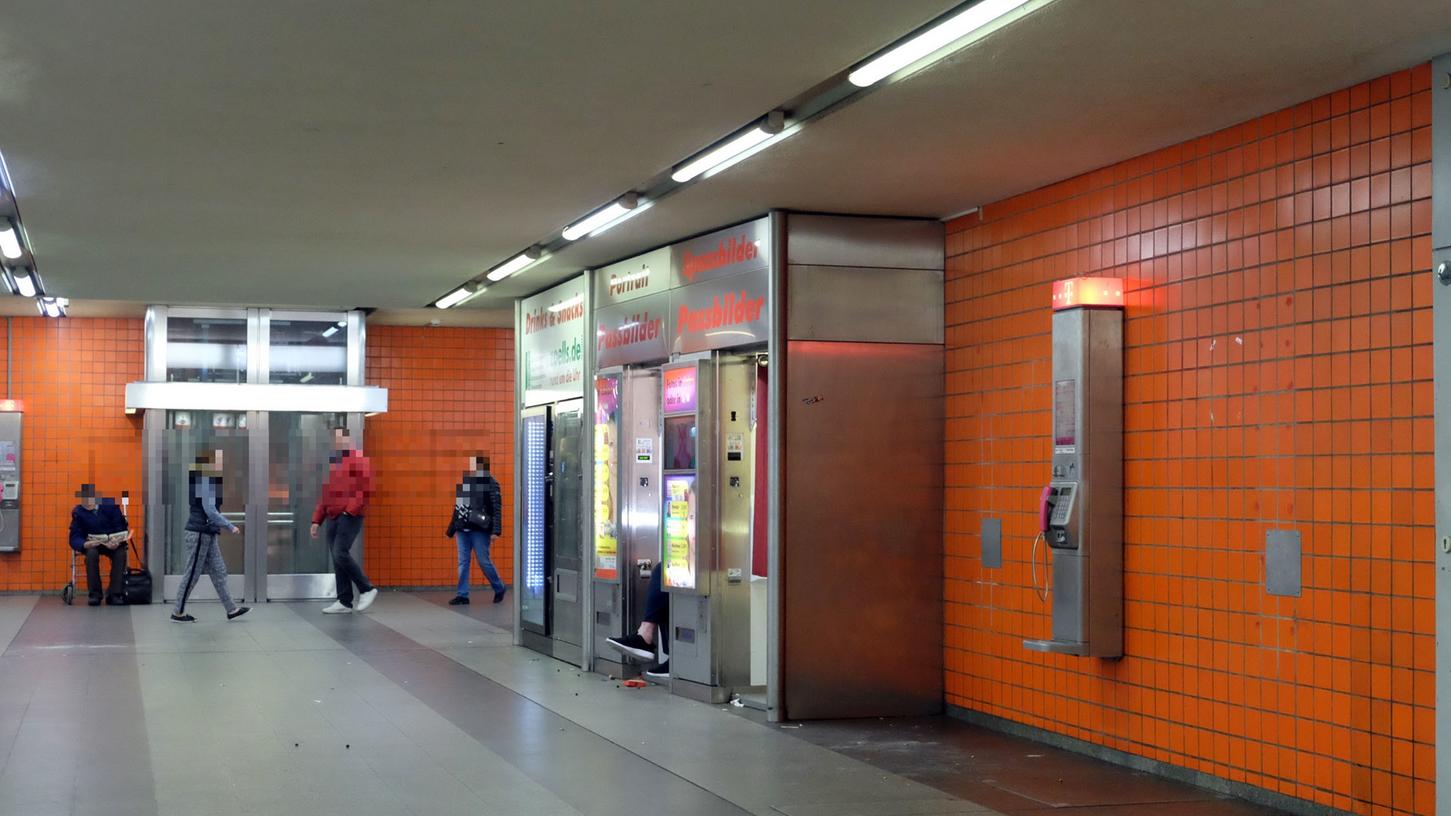 Die Königstorpassage bleibt ein Brennpunkt für die Nürnberger Polizei - auch weil sich hier ein Teil der Drogenszene trifft. Die Königstorpassage bleibt ein Brennpunkt für die Nürnberger Polizei - auch weil sich hier ein Teil der Drogenszene trifft.