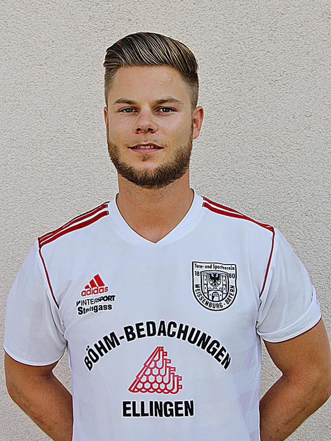 Trifft auswärts fleißig: Nach seinen drei Toren vor Kurzem in Bad Windsheim erzielte Marc Hedwig nun das Weißenburger 2:2 in Mosbach. Trifft auswärts fleißig: Nach seinen drei Toren vor Kurzem in Bad Windsheim erzielte Marc Hedwig nun das Weißenburger 2:2 in Mosbach.